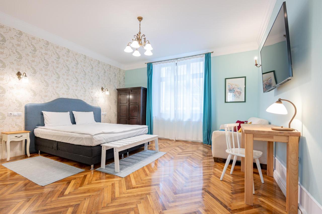 Old City Apartment Орадя Экстерьер фото