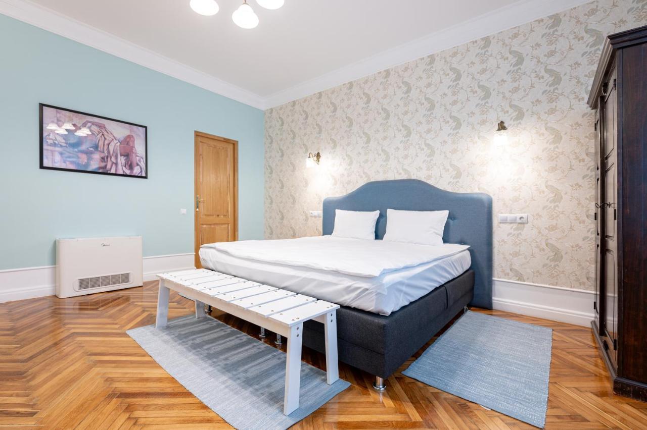 Old City Apartment Орадя Экстерьер фото