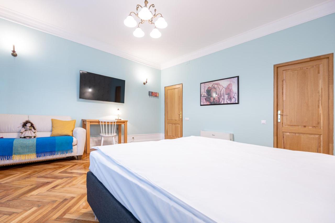 Old City Apartment Орадя Экстерьер фото